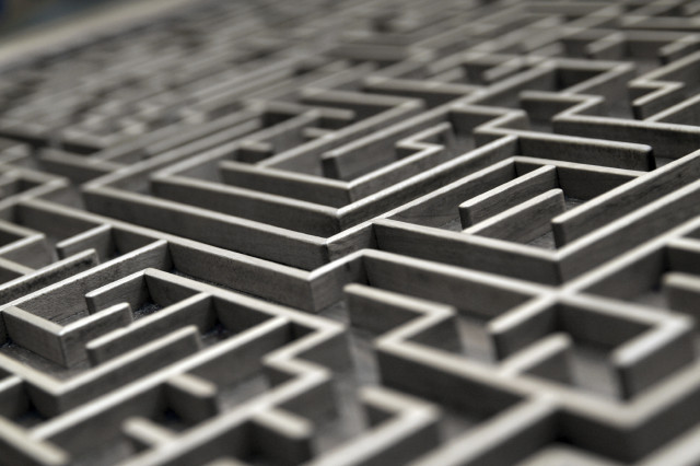 header-image-maze